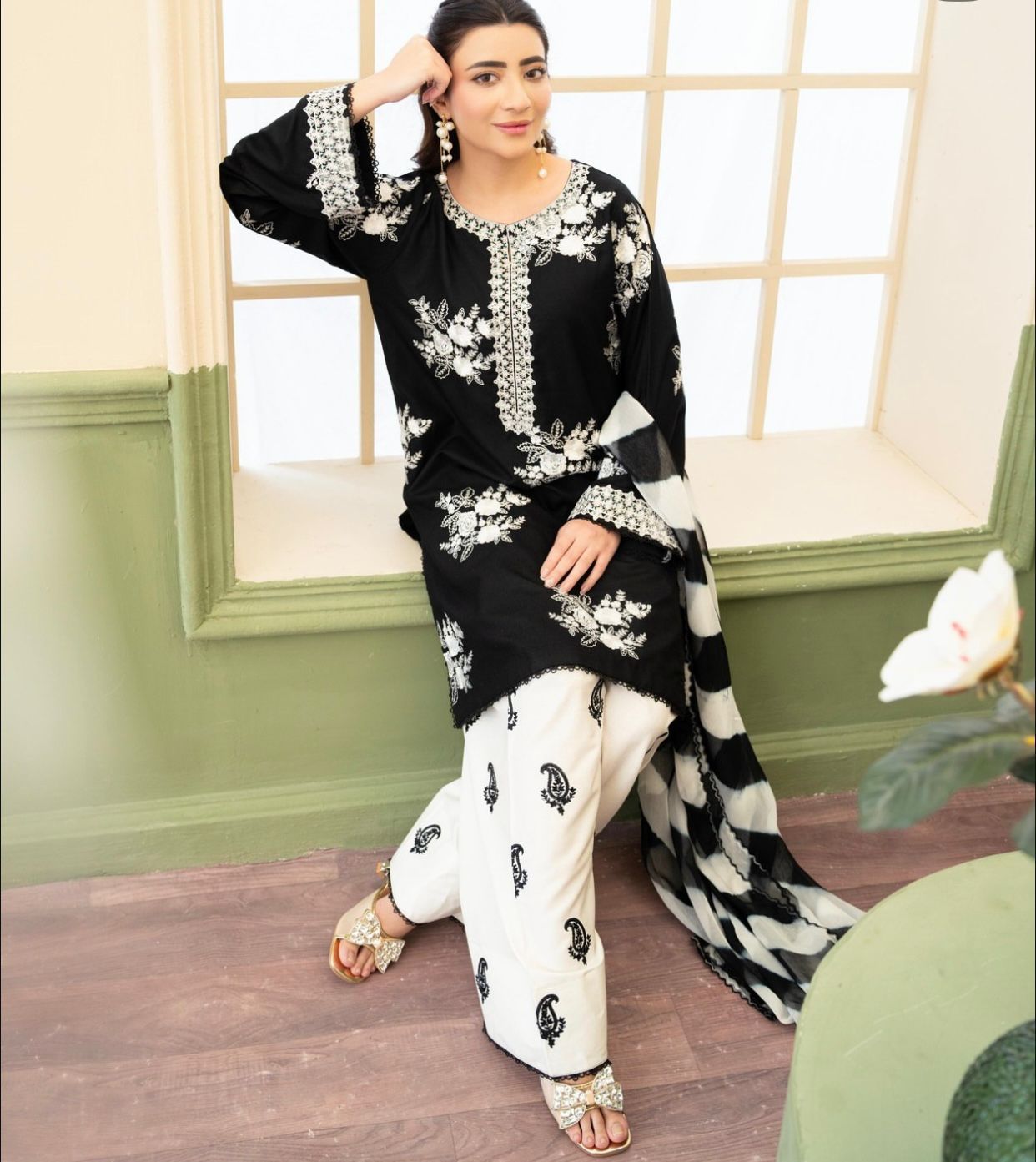lawn suit
